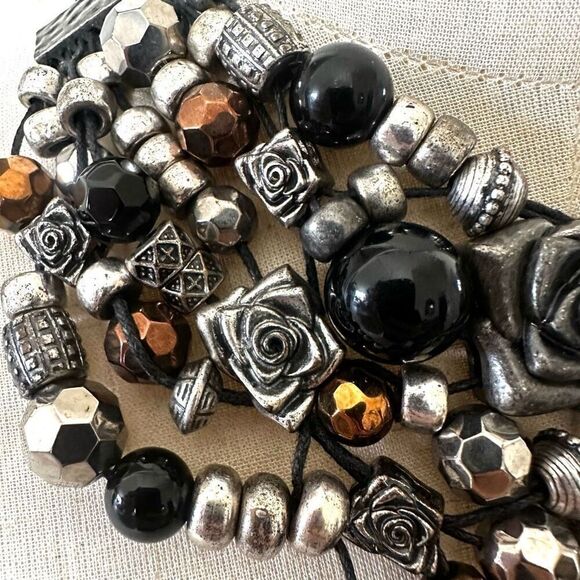 Rose silver tone and black chunky statement necklace - Picture 2 of 10